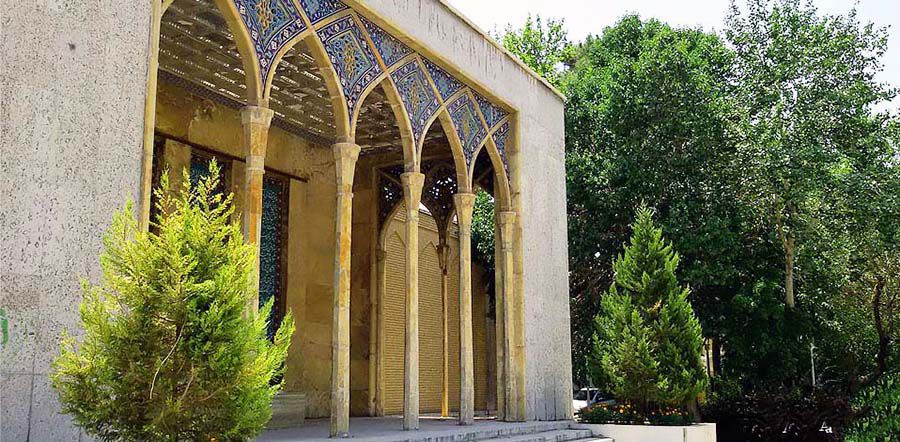 آرامگاه صائب تبریزی(بقعه میرزا صائبا) | مقبره محمد علی بن میرزا عبدالرحیم تبریزی | فانزی