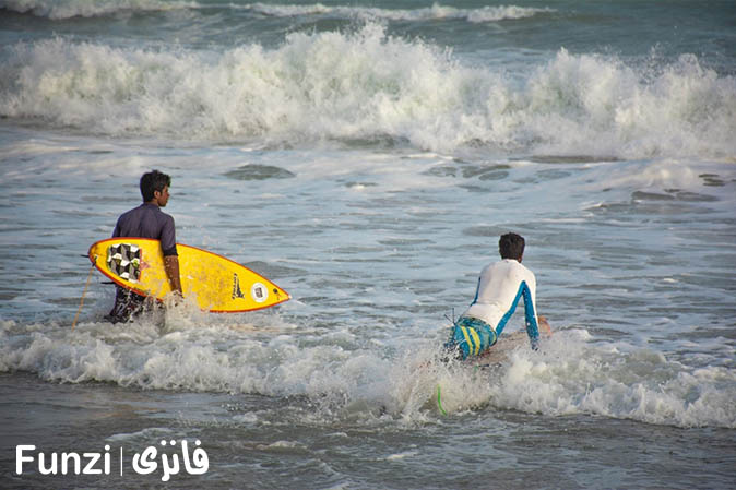 موج سواری چابهار، یکی از مکان های موج سواری در ایران